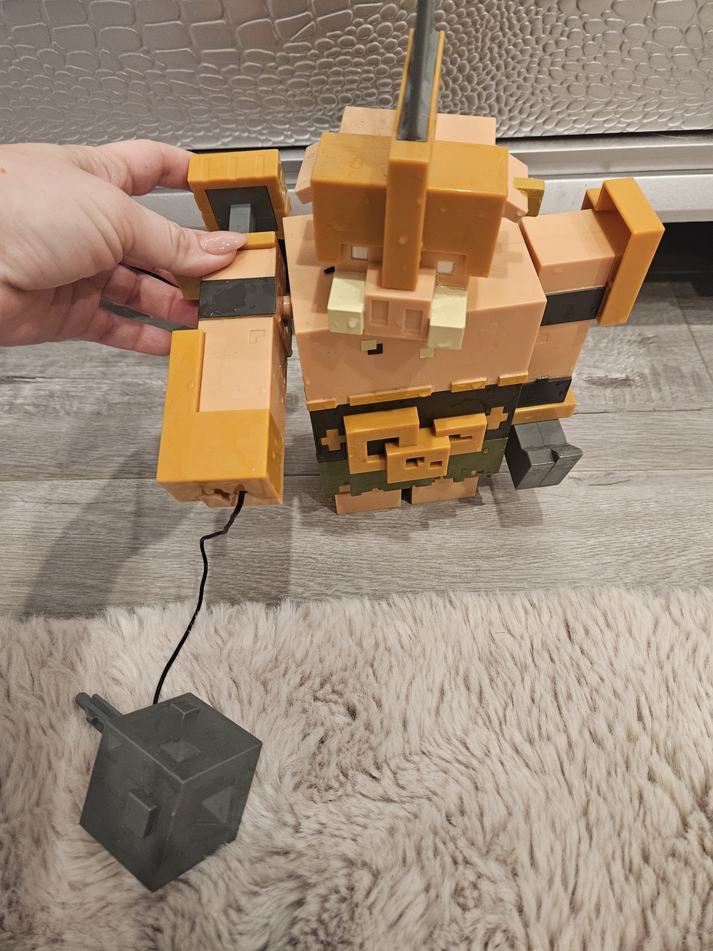 Blocky Viking Figure Toy with Orange Helmet and Green Belt - Picture 3 of 4